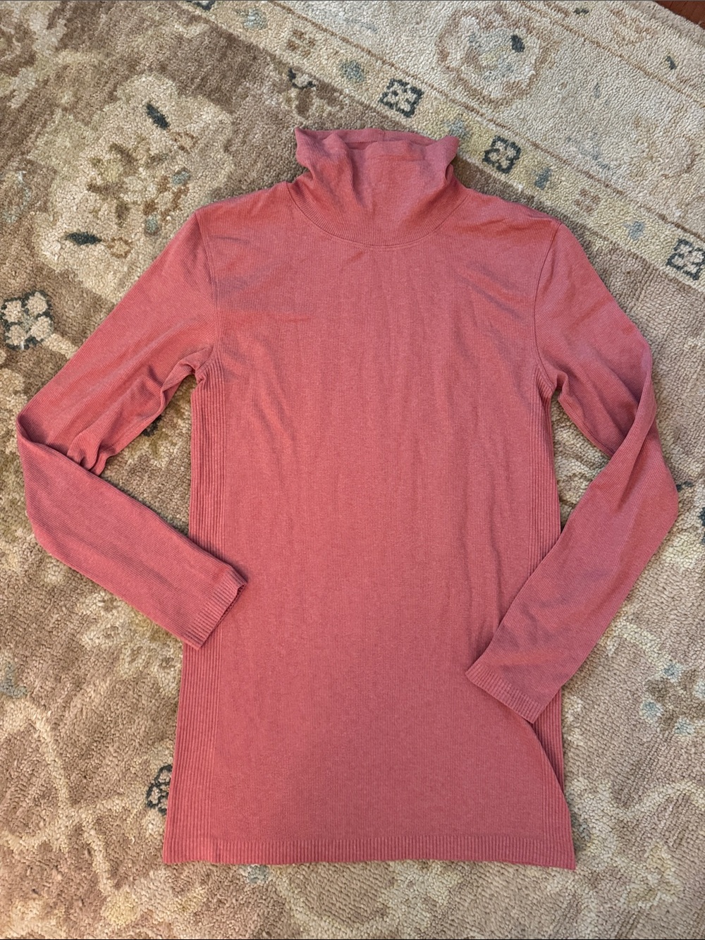 Lululemon Long Sleeve Turtleneck - light orange size 10